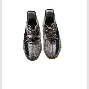 Adidas Yeezy Boost 350 V2 'Zyon' sneakers.